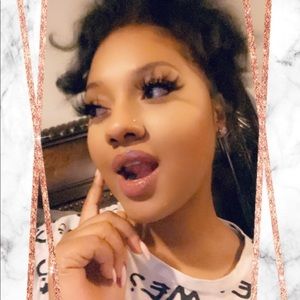 Meet your Posher, Kenesha